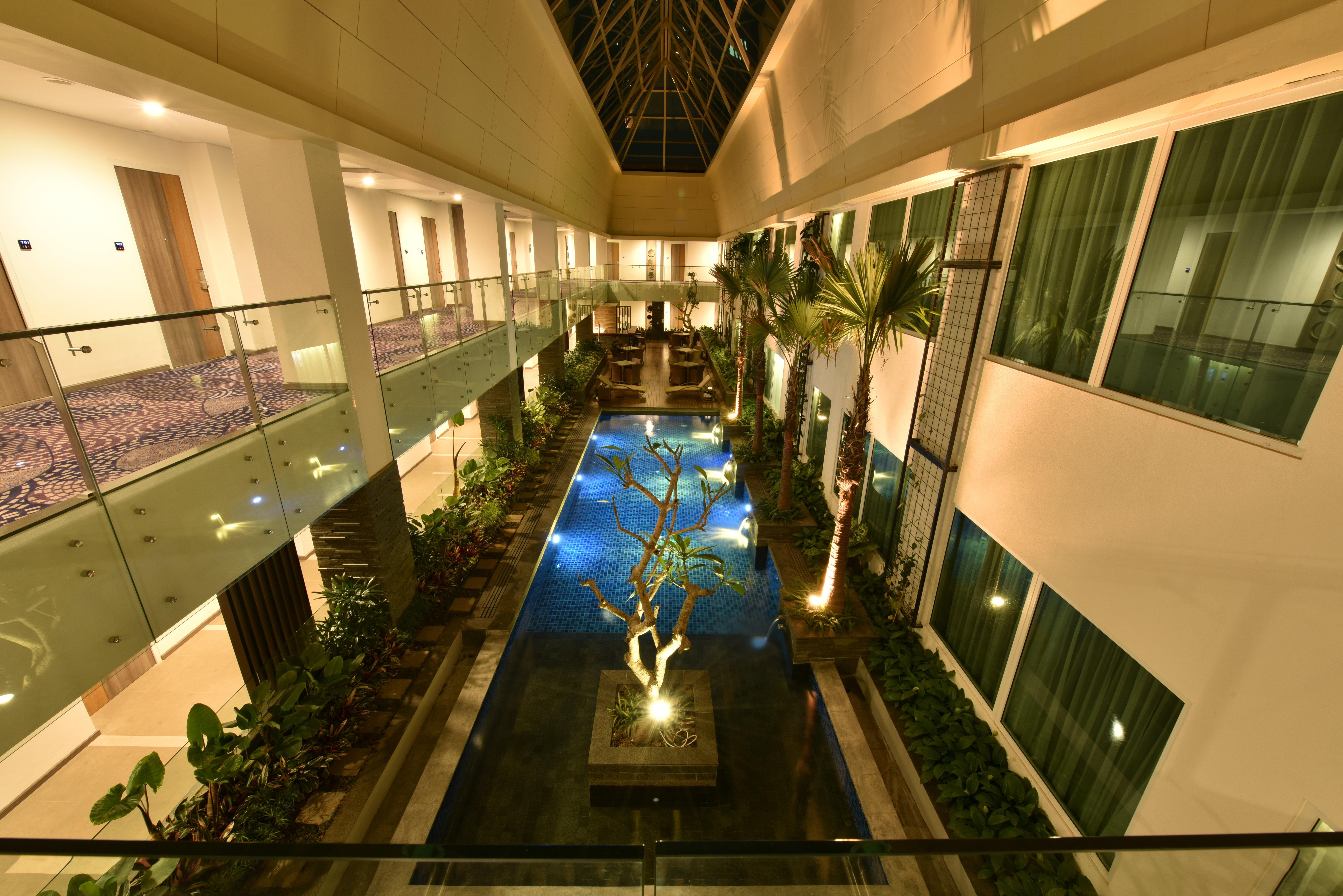 Holiday Inn Bandung Pasteur By Ihg Esterno foto