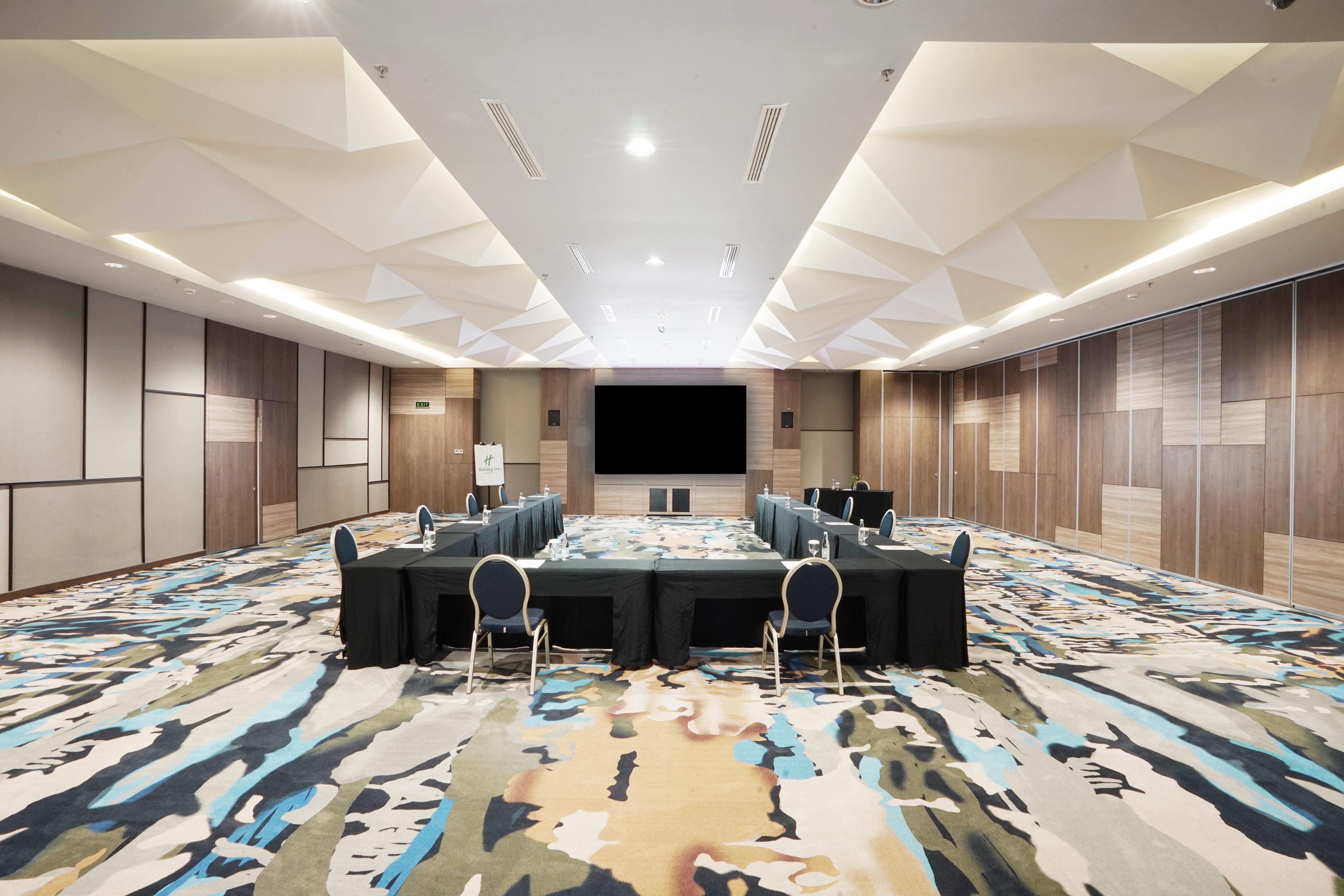 Holiday Inn Bandung Pasteur By Ihg Esterno foto