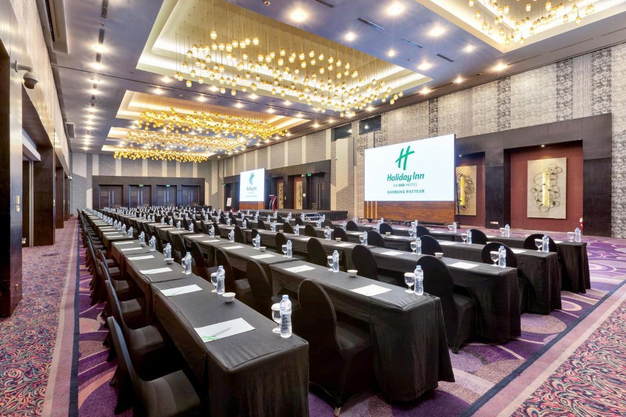 Holiday Inn Bandung Pasteur By Ihg Esterno foto