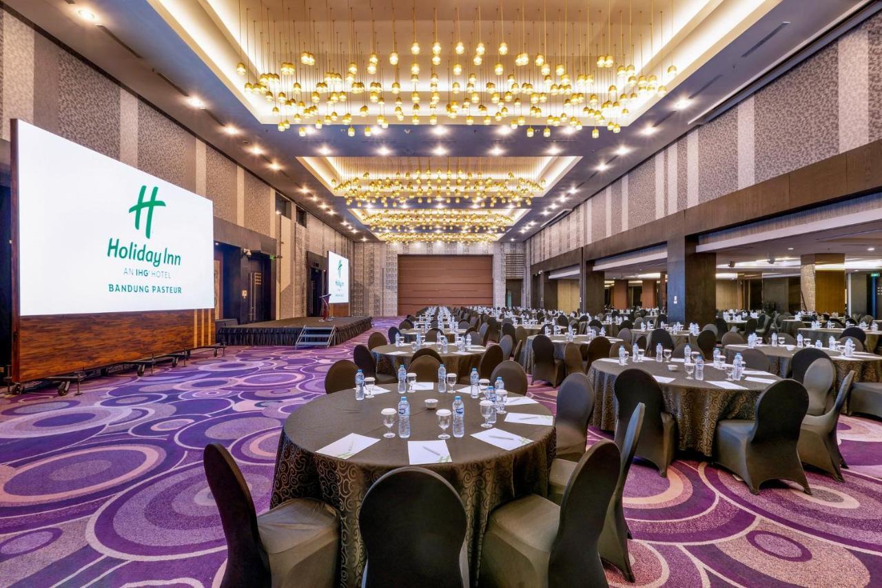 Holiday Inn Bandung Pasteur By Ihg Esterno foto
