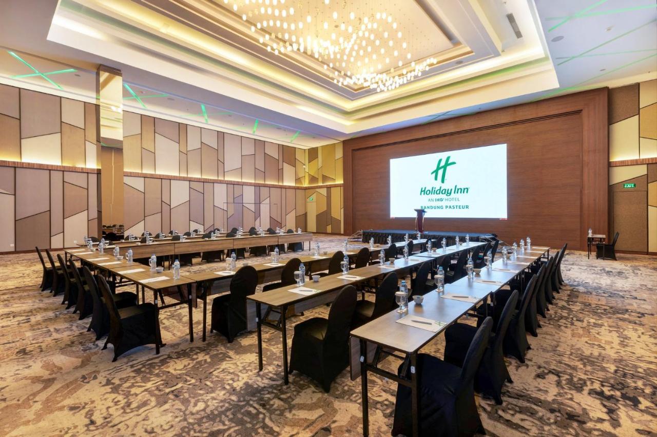 Holiday Inn Bandung Pasteur By Ihg Esterno foto