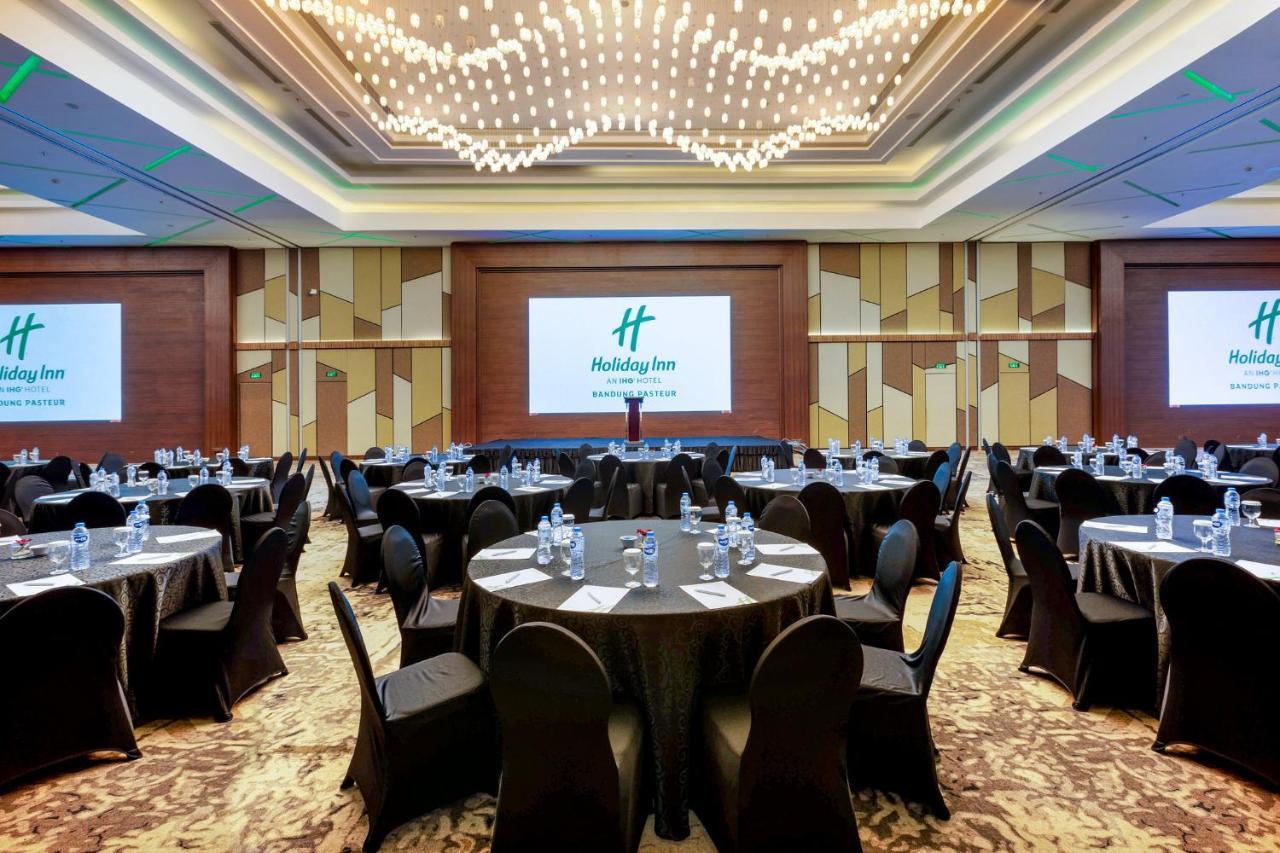 Holiday Inn Bandung Pasteur By Ihg Esterno foto