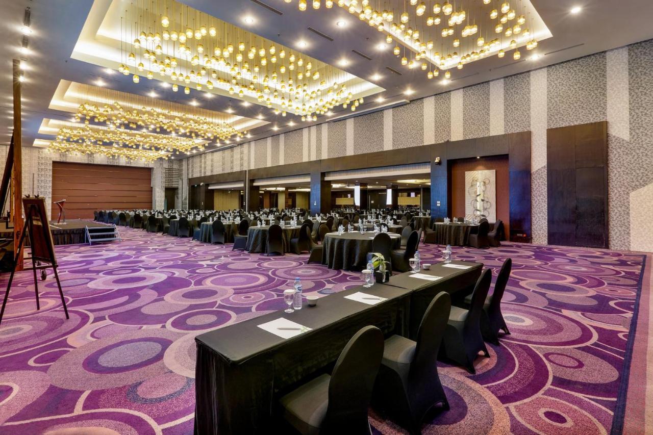 Holiday Inn Bandung Pasteur By Ihg Esterno foto