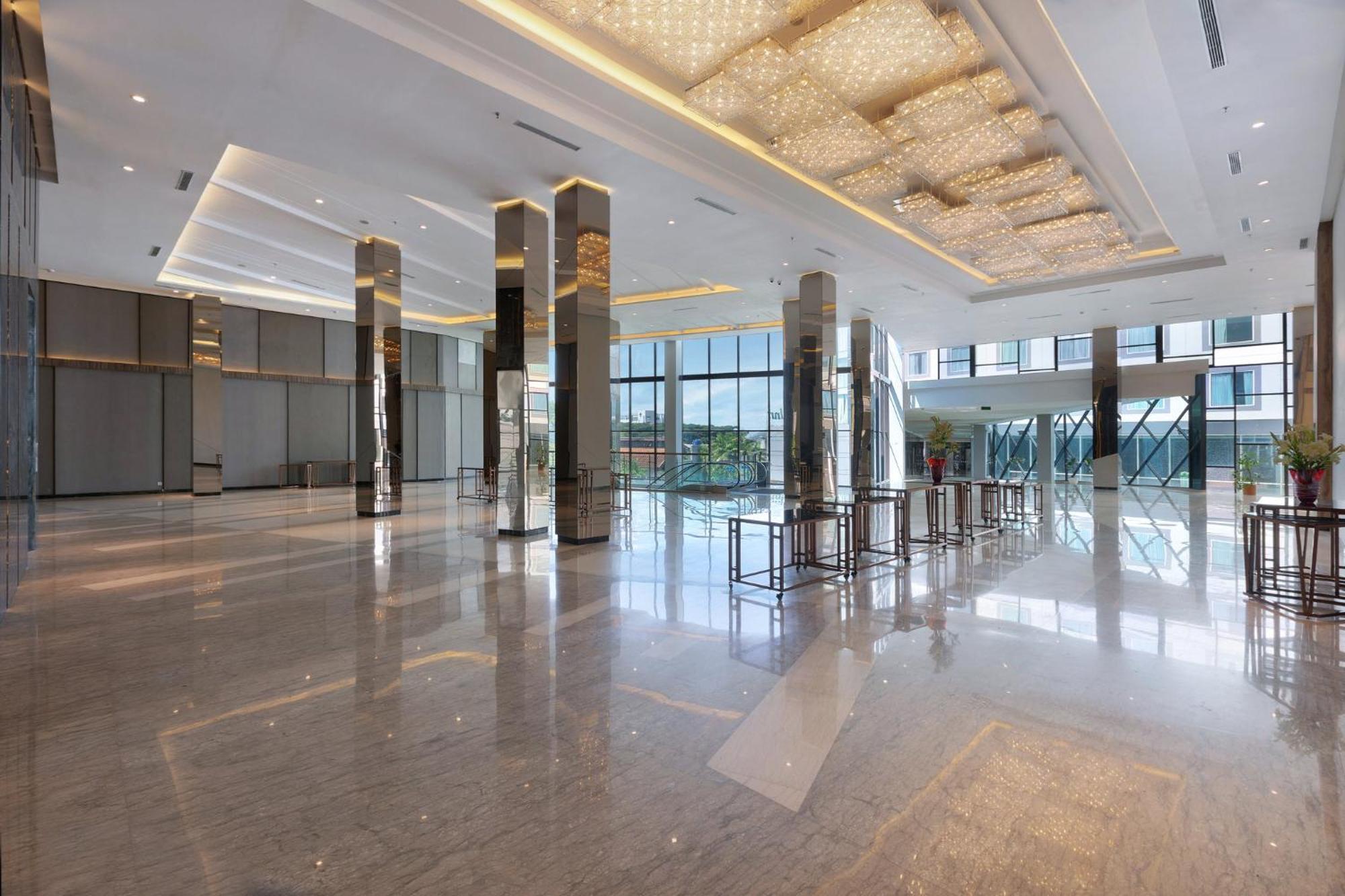 Holiday Inn Bandung Pasteur By Ihg Esterno foto